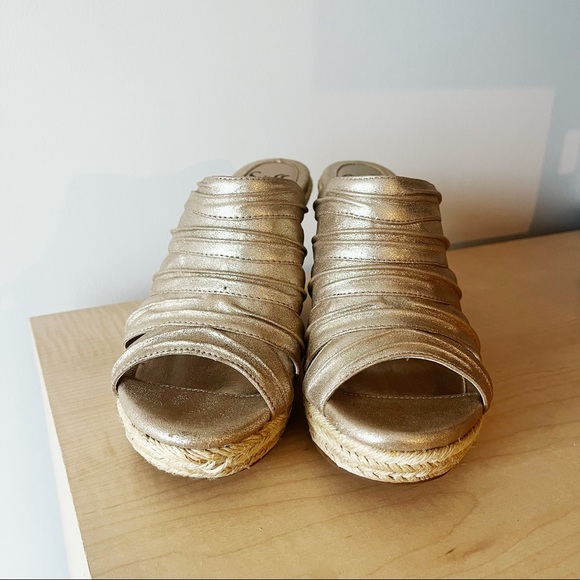 Sofft Gold Straw Open Toed Wedges High Heel Sandals - Picture 3 of 5